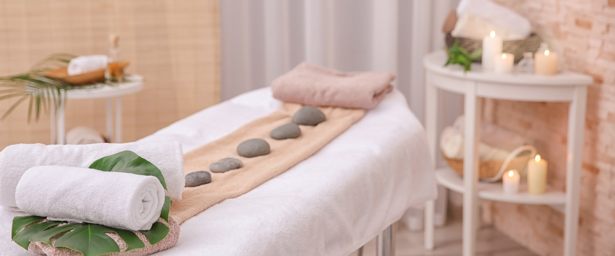 Natural ways to treat anxiety and stress with stress management trainin school for therapists, life coaches