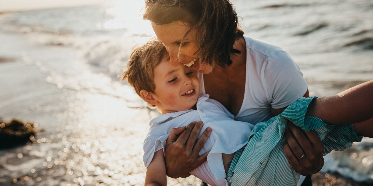 nature's holiday travel kit